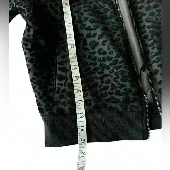 Jack by BB Dakota Women's Bomber Jacket Black Leopard Print Size S Preppy Warm - Picture 5 of 9